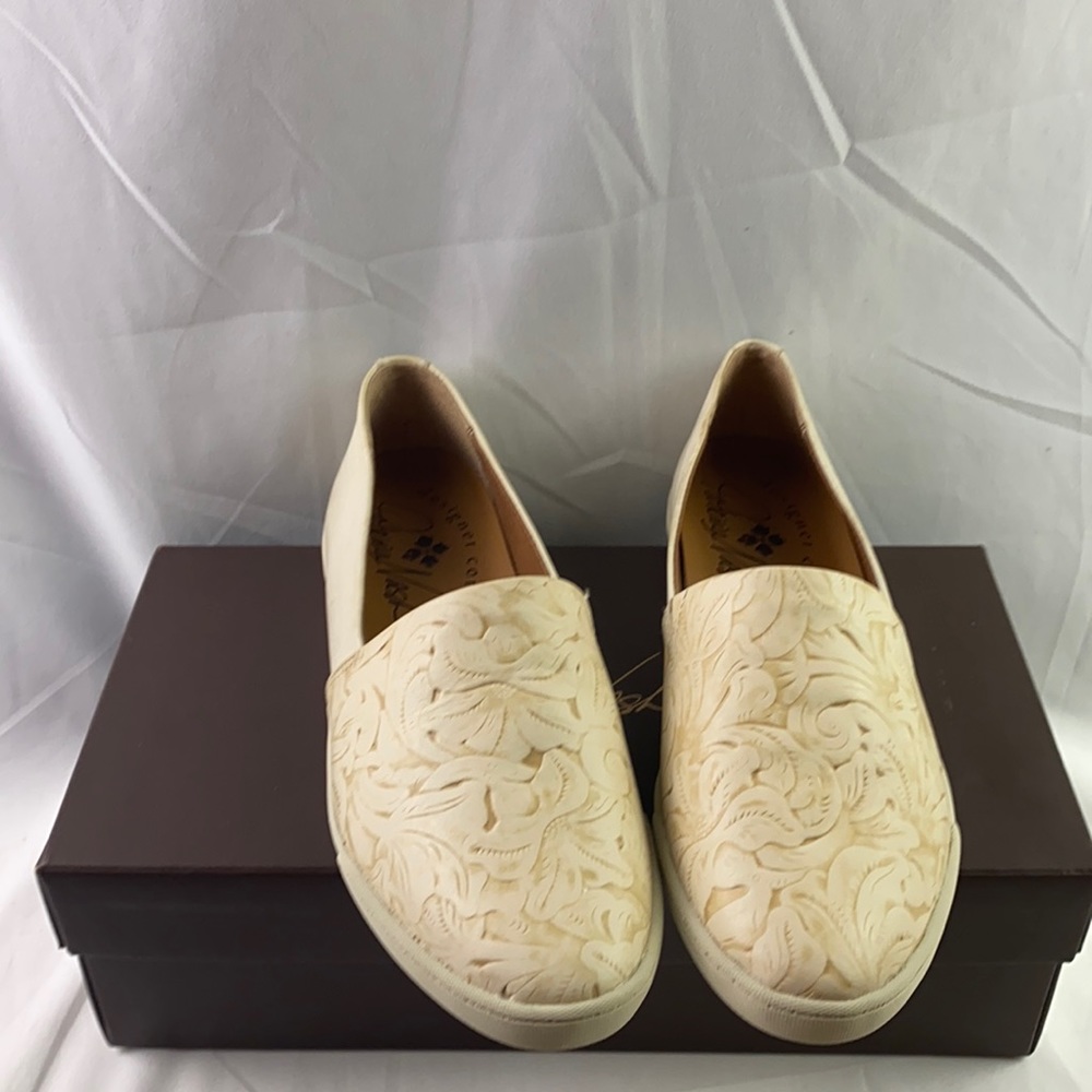 Patricia Nash Lola Ivory Tooled Leather Loafers